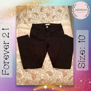 Forever 21 riped jeans size 28